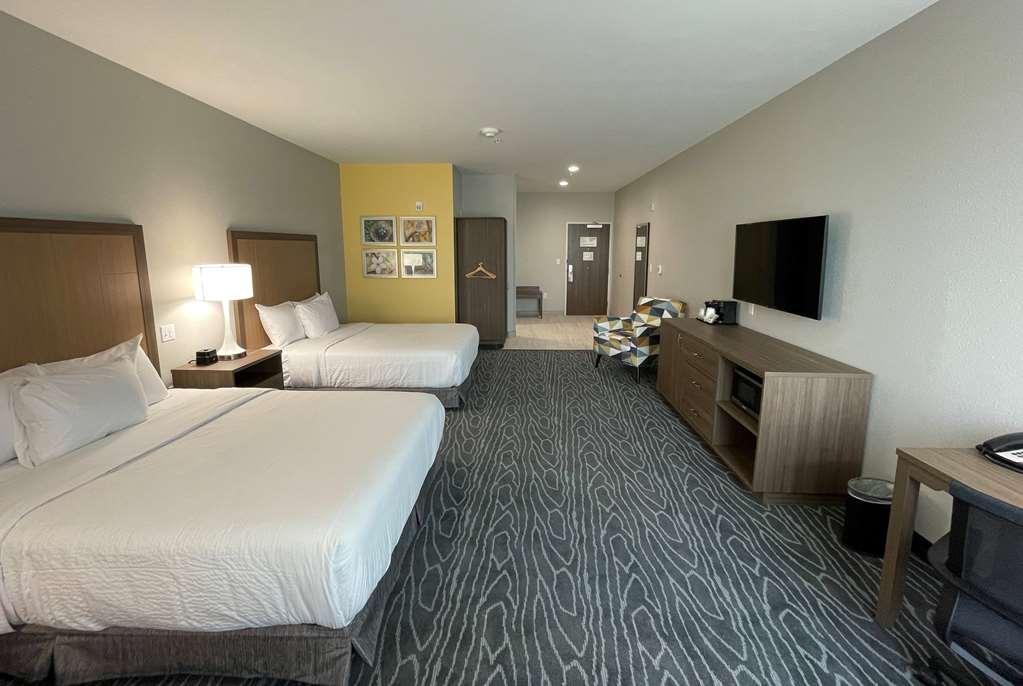 La Quinta Inn & Suites By Wyndham Valdosta Room photo