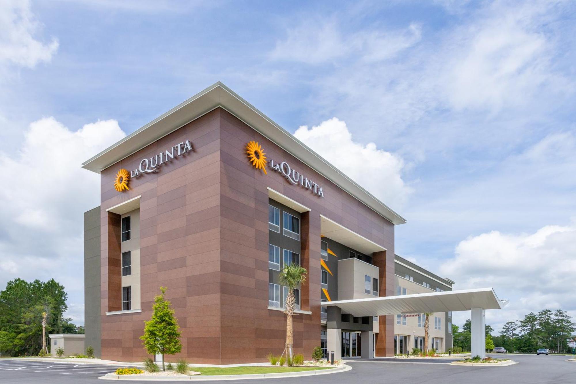 La Quinta Inn & Suites By Wyndham Valdosta Exterior photo