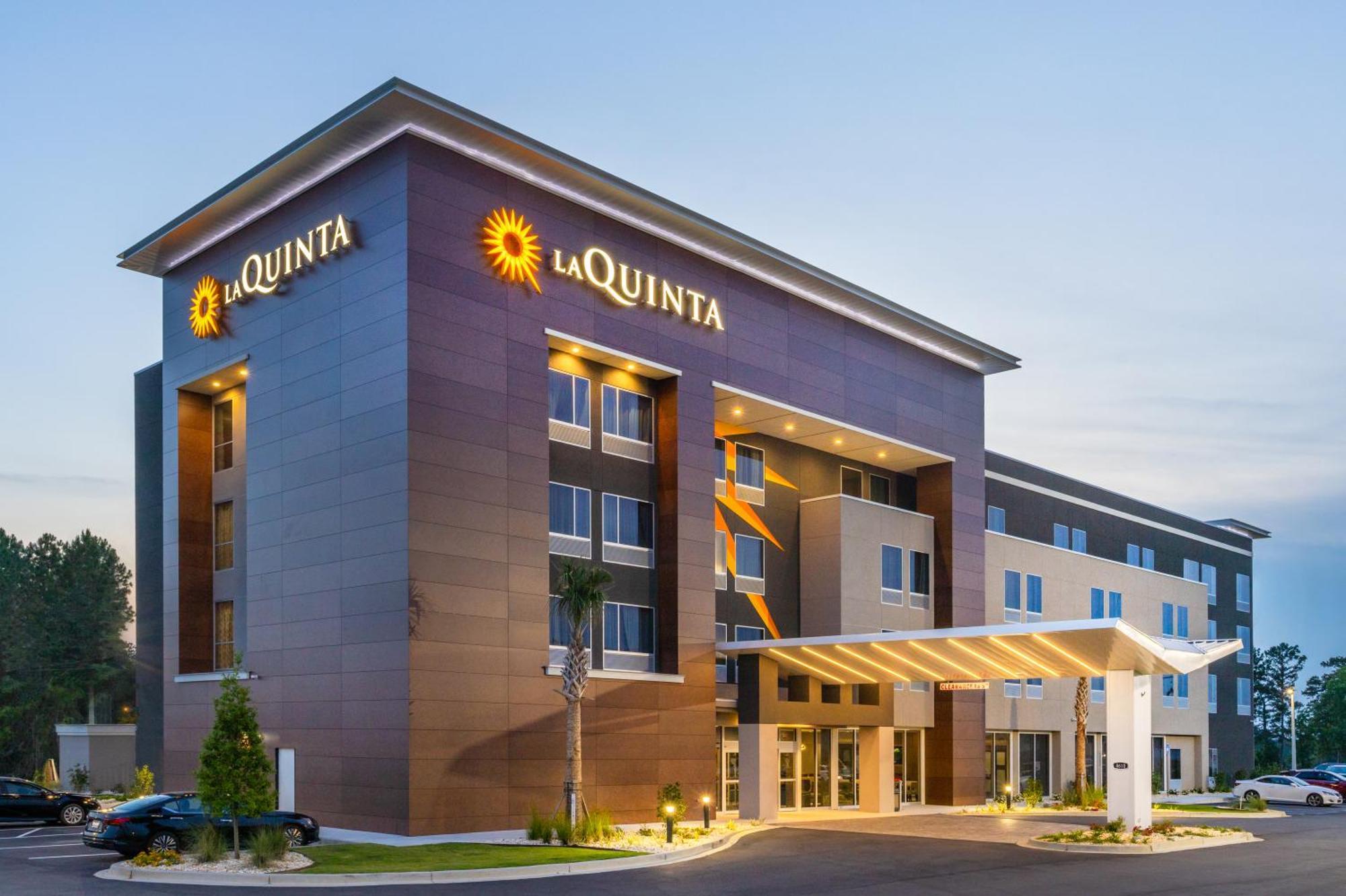 La Quinta Inn & Suites By Wyndham Valdosta Exterior photo